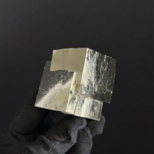 Pirita Macla procedente de Mina Ampliación A Victoria, Navajún, España.