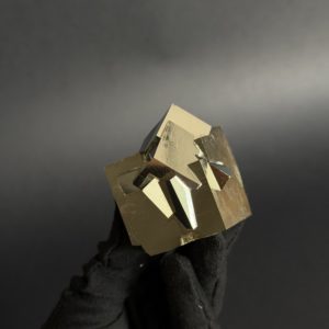 Pirita Macla procedente de Mina Ampliación A Victoria, Navajún, España.