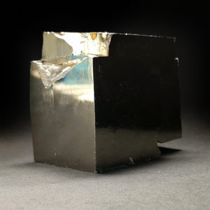 Pirita Macla superior procedente de Mina Ampliación A Victoria, Navajún, España.