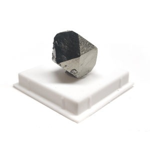 Pirita Cubo Octaedro procedente de Mina Ampliación A Victoria, Navajún, España hover