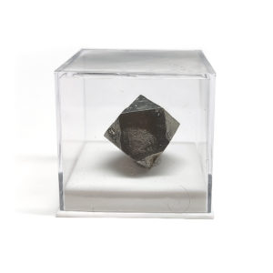 Pirita Cubo Octaedro procedente de Mina Ampliación A Victoria, Navajún, España hover