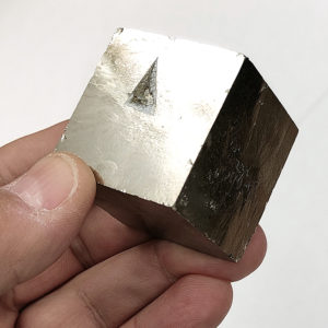 Pirita Cúbica procedente de Mina Ampliación A Victoria, Navajún, España. hover